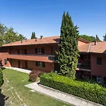 Apartmanhotel Residenze Al Colle Dei Pini 3*