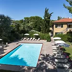 Residenze Al Colle Dei Pini Apartmanhotel 3*