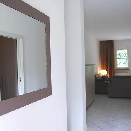 Residenze Al Colle Dei Pini Aparthotel 3*