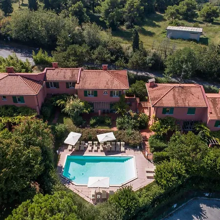 阿尔科尔棣皮尼公寓