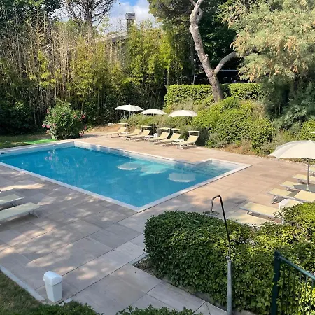 阿尔科尔棣皮尼公寓 里乔内