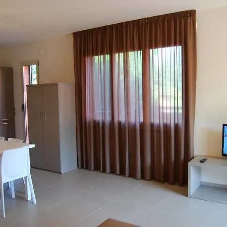 阿尔科尔棣皮尼公寓