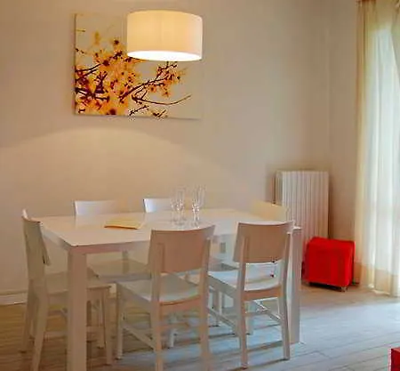 阿尔科尔棣皮尼公寓 3* 里乔内