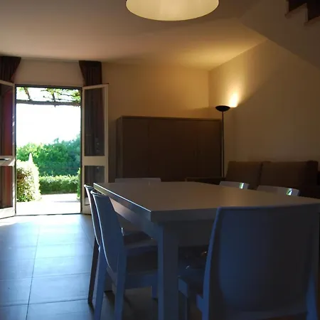 阿尔科尔棣皮尼公寓 3*