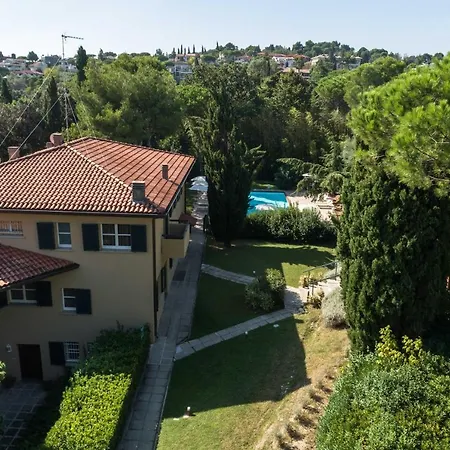 Residenze Al Colle Dei Pini 3* ריצ'יונה