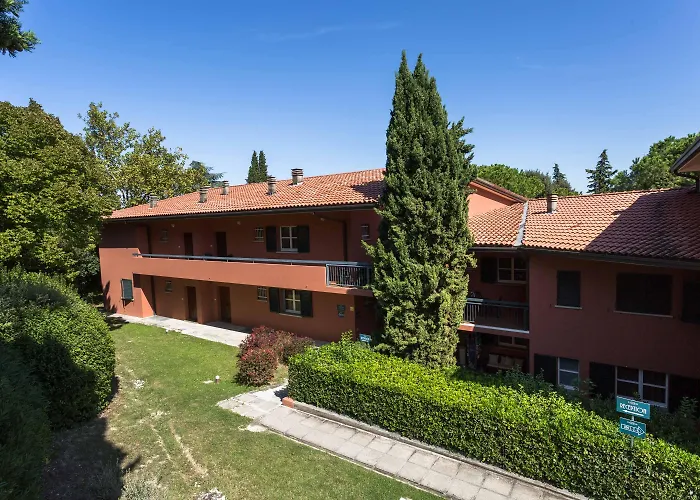 Apart Otel Residenze Al Colle Dei Pini 3*