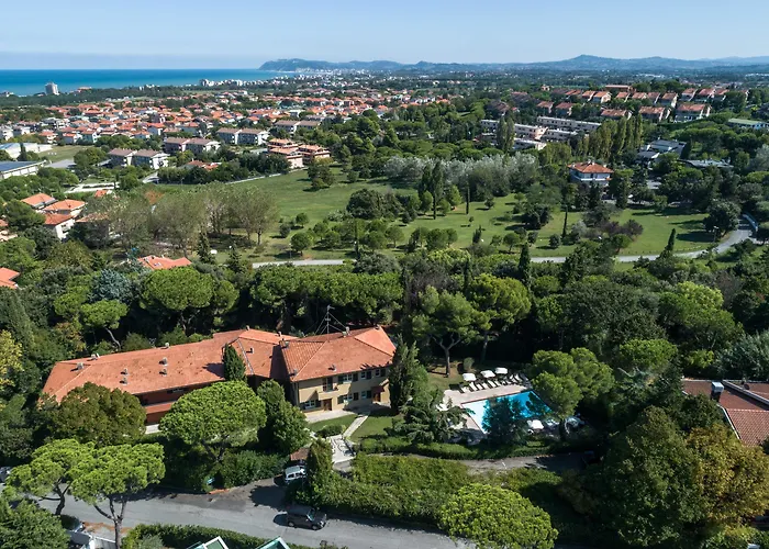 Residenze Al Colle Dei Pini 아파트호텔 리치오네