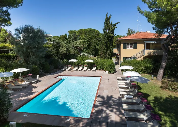 Residenze Al Colle Dei Pini 아파트호텔 3*