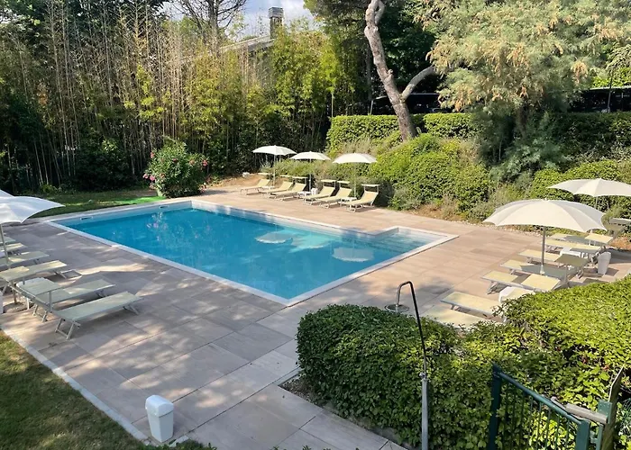 Residenze Al Colle Dei Pini 리치오네