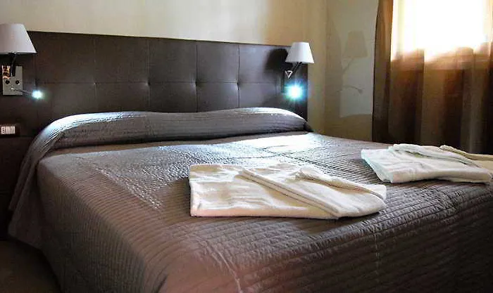 Residenze Al Colle Dei Pini 아파트호텔