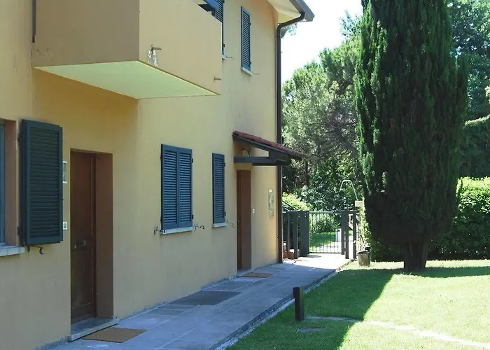 Residenze Al Colle Dei Pini 3* 리치오네