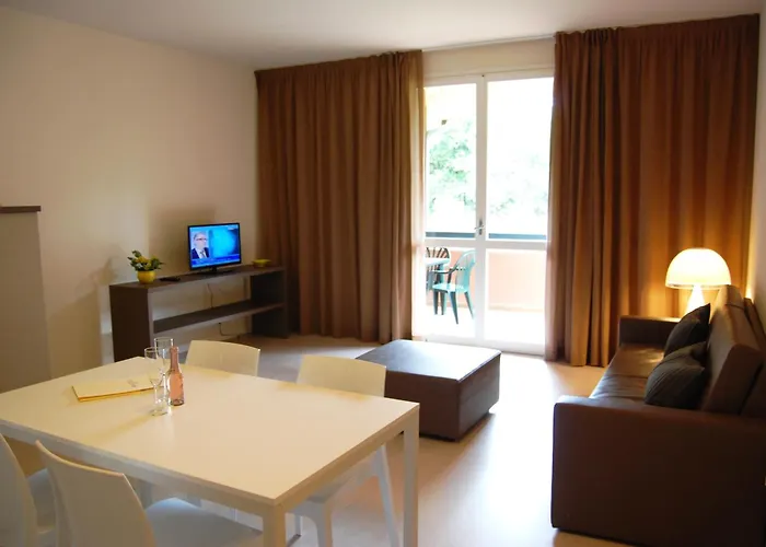 아파트호텔 Residenze Al Colle Dei Pini 3*