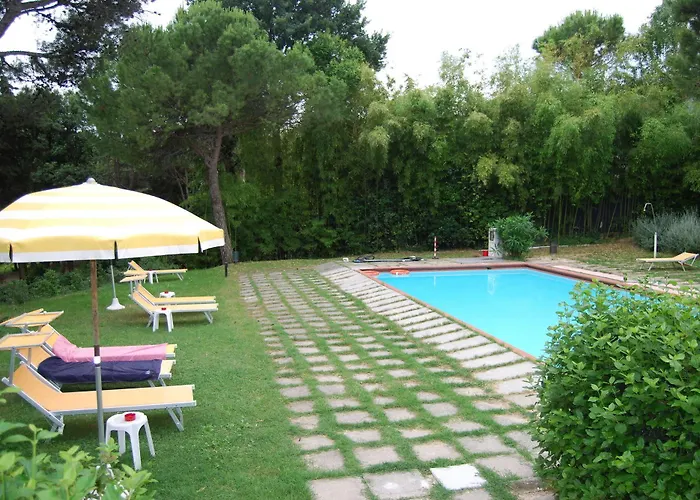 Residenze Al Colle Dei Pini 아파트호텔 3*