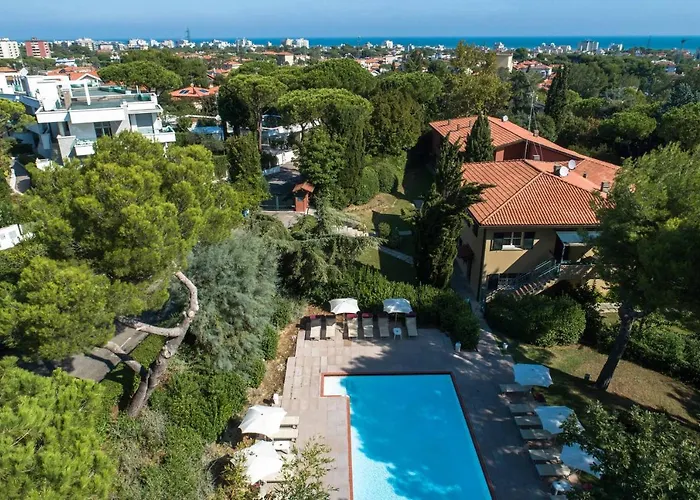 Apart Otel Residenze Al Colle Dei Pini