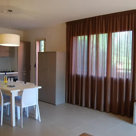 Residenze Al Colle Dei Pini アパートホテル リッチョーネ