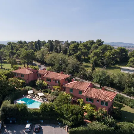 Residenze Al Colle Dei Pini アパートホテル