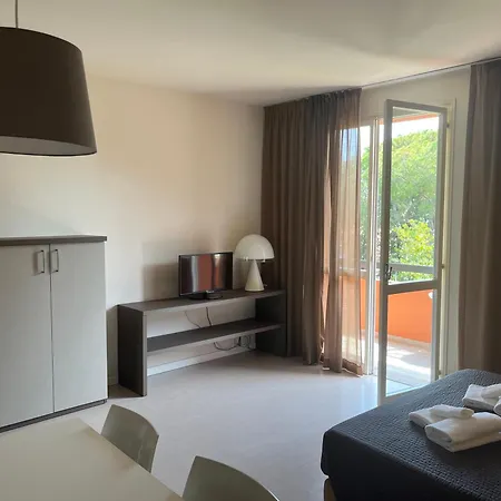 Residenze Al Colle Dei Pini 3* リッチョーネ