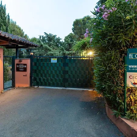 アパートホテル Residenze Al Colle Dei Pini リッチョーネ