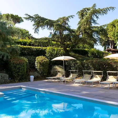 Residenze Al Colle Dei Pini 3*