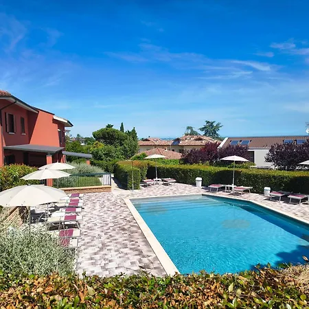 Residenze Al Colle Dei Pini 3* リッチョーネ