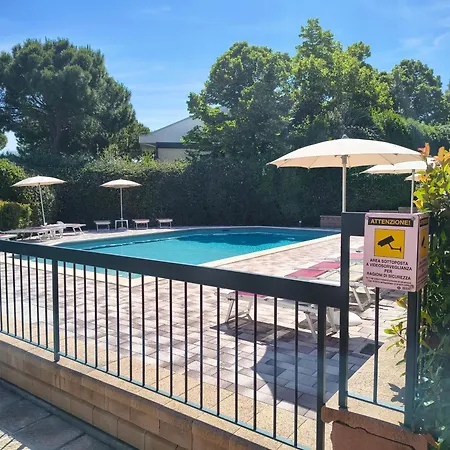 Residenze Al Colle Dei Pini アパートホテル