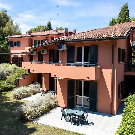 アパートホテル Residenze Al Colle Dei Pini