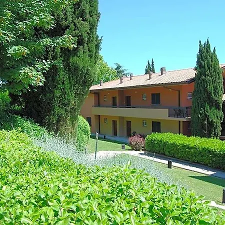 Aparthotel Residenze Al Colle Dei Pini