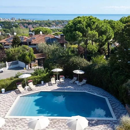 Aparthotel Residenze Al Colle Dei Pini