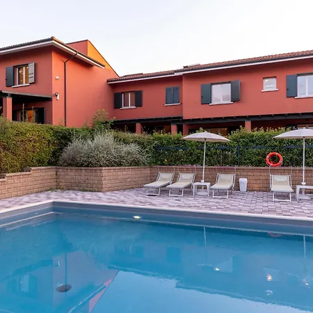 Aparthotel Residenze Al Colle Dei Pini 3*