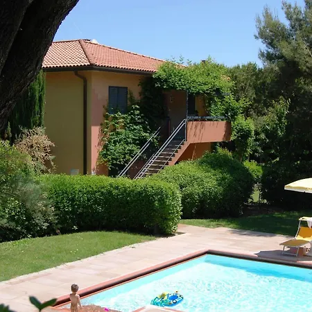 Residenze Al Colle Dei Pini 3*