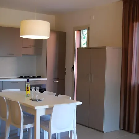 Residenze Al Colle Dei Pini 3* リッチョーネ