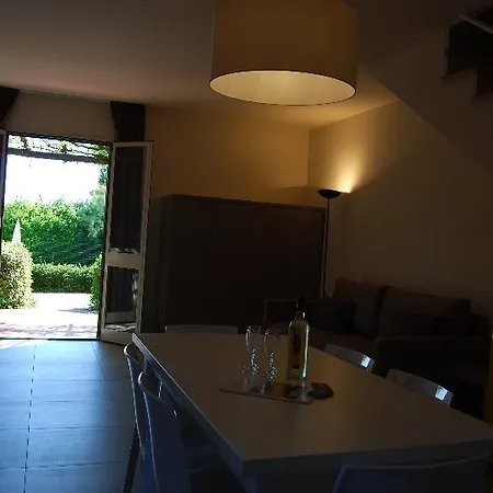 アパートホテル Residenze Al Colle Dei Pini リッチョーネ