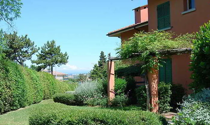 Lejlighedshotel Residenze Al Colle Dei Pini 3*