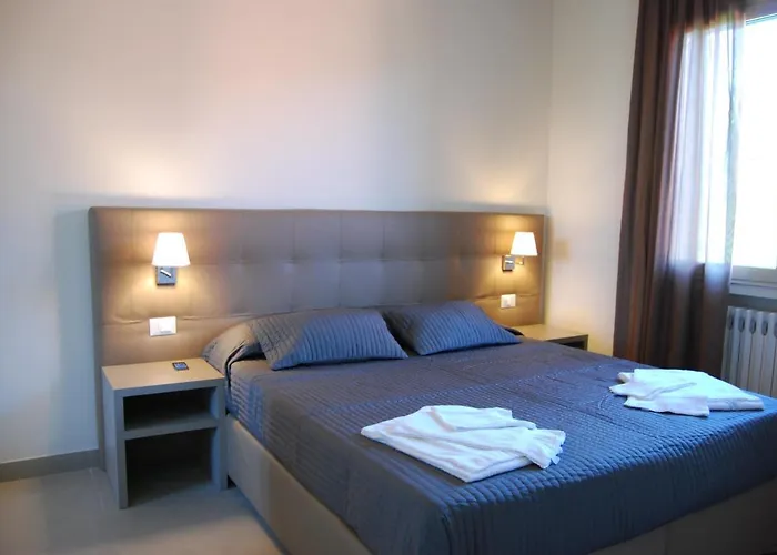 Residenze Al Colle Dei Pini Апарт-отель Риччоне