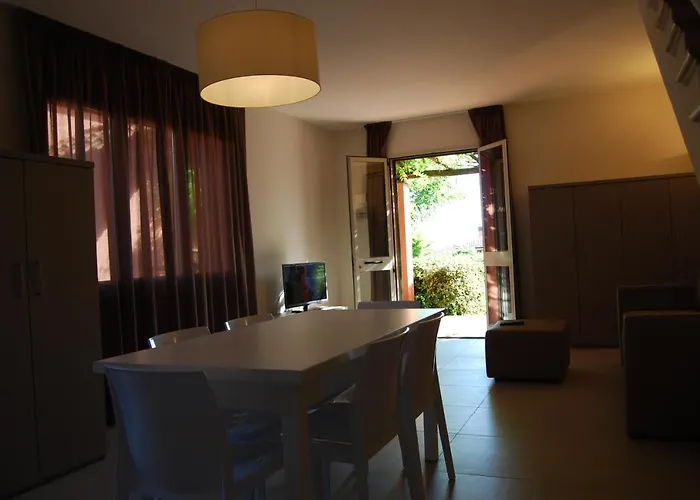 Апарт-отель Residenze Al Colle Dei Pini 3*