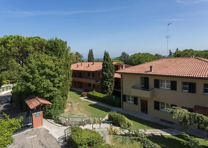 Residenze Al Colle Dei Pini 3* Riccione